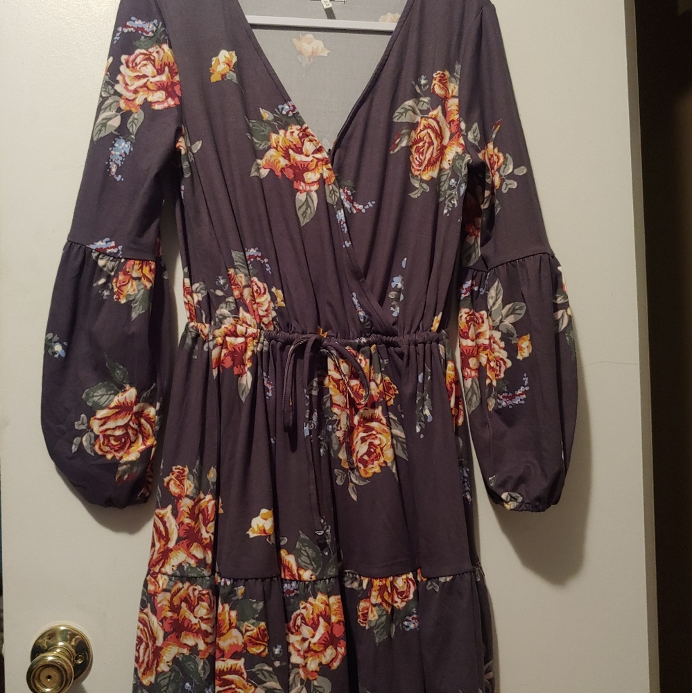 Maurices, Medium, Gray / Floral wrap style dress.